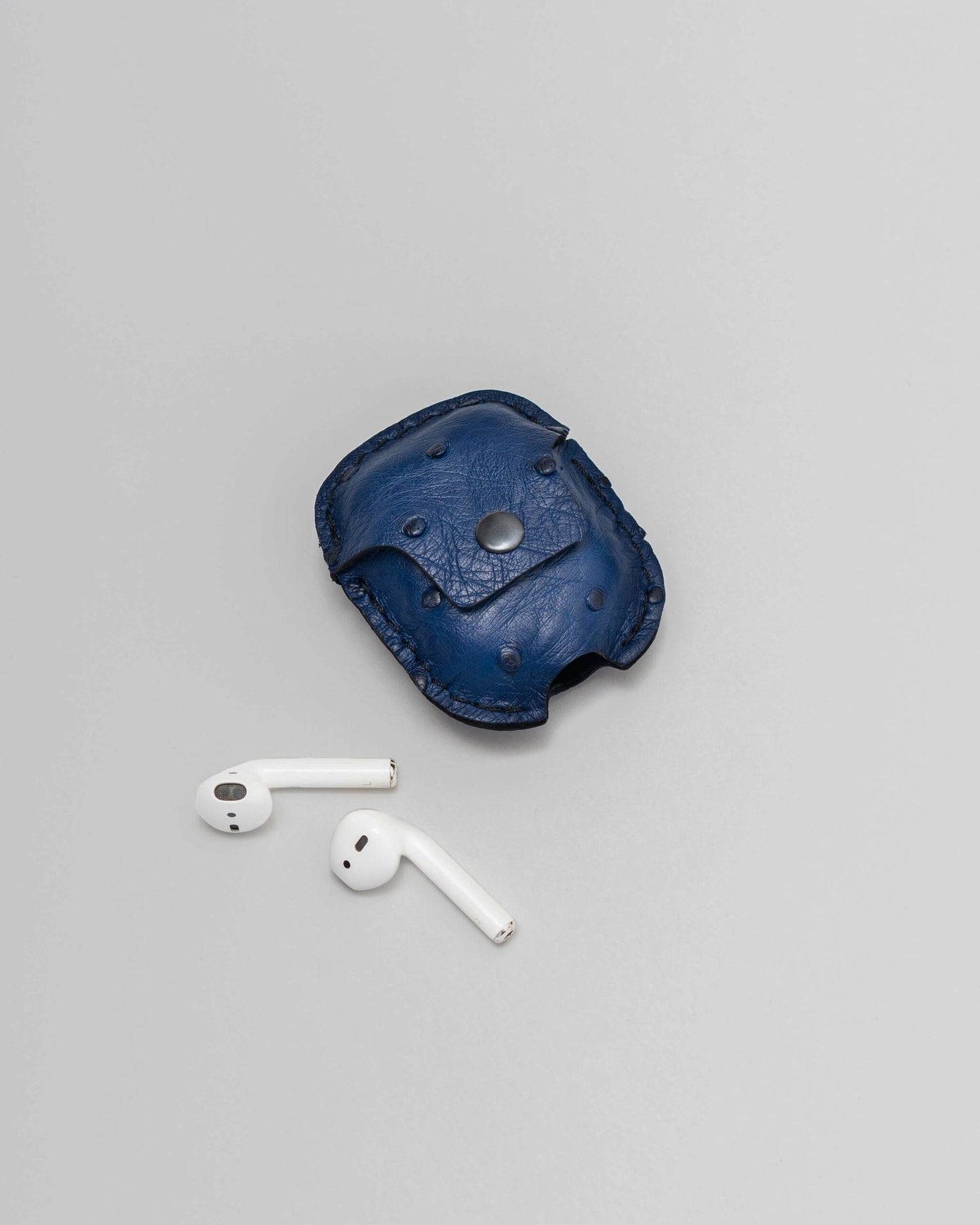 Чохол для AirPods із синьої шкіри страуса