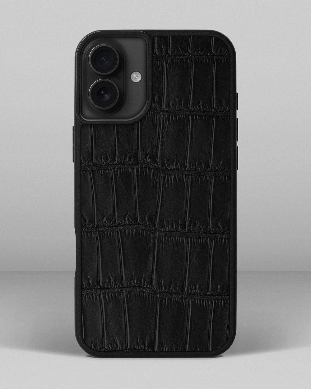 Чехол из чёрной кожи крокодила для iPhone 16 Plus