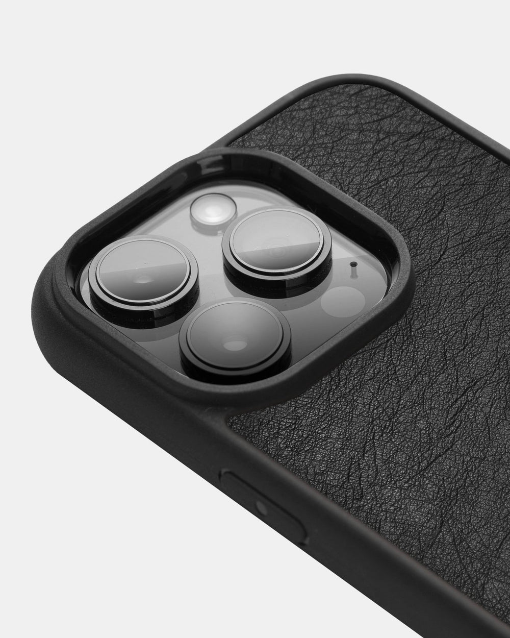 Чохол із темно-коричневого тиснення під крокодила на телячій шкірі для iPhone 15
