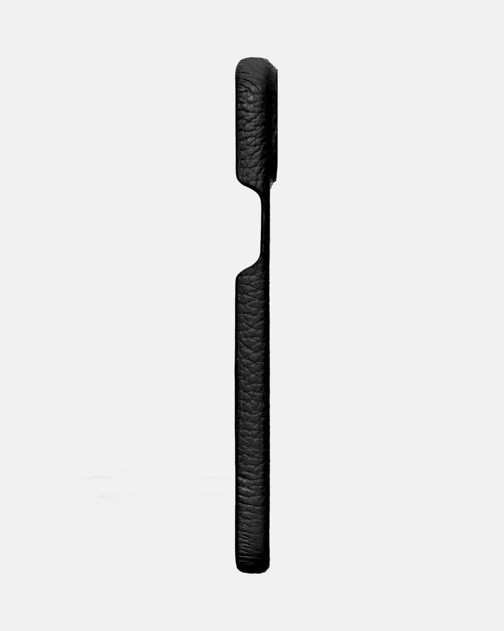 Черный кожаный чехол для iPhone 15