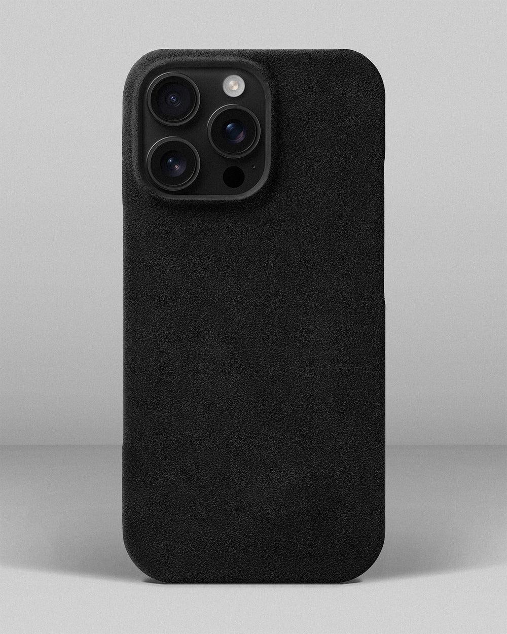 Чорний обтягнутий чохол з алькантари для iPhone 16 Pro Max