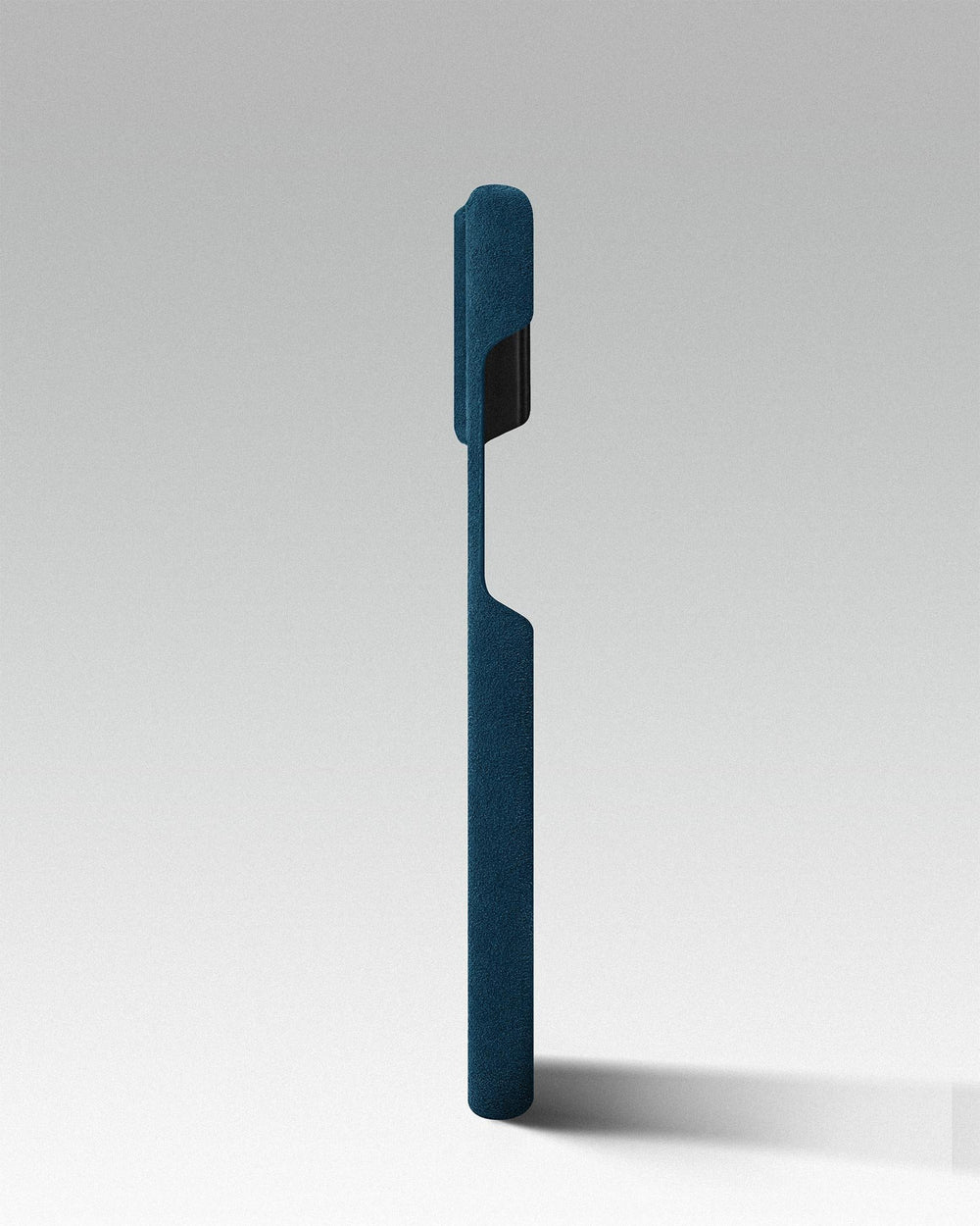 Синій обтягнутий чохол з алькантари для iPhone 16