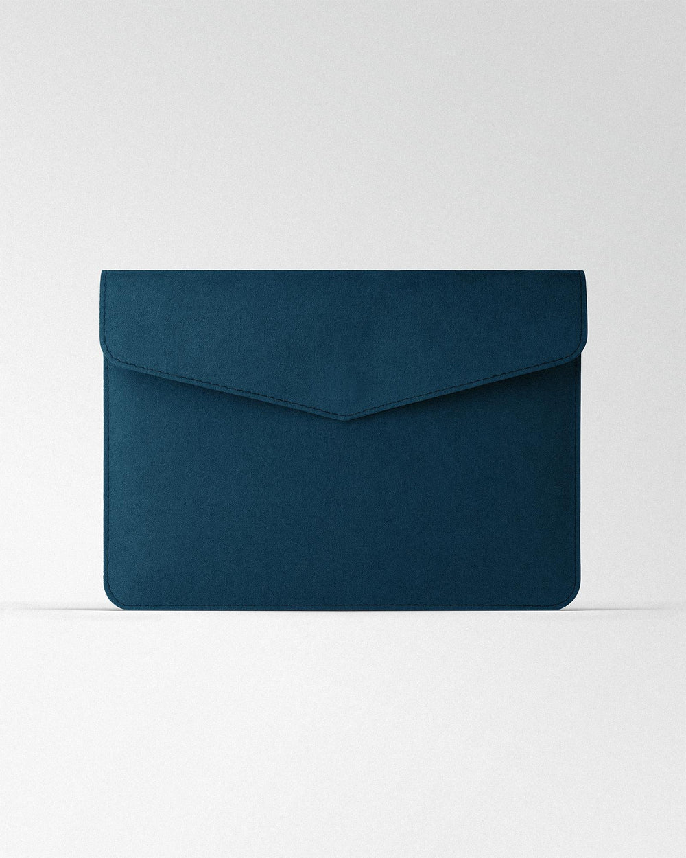Чехол Magnetic Envelope из синей алькантары для MacBook