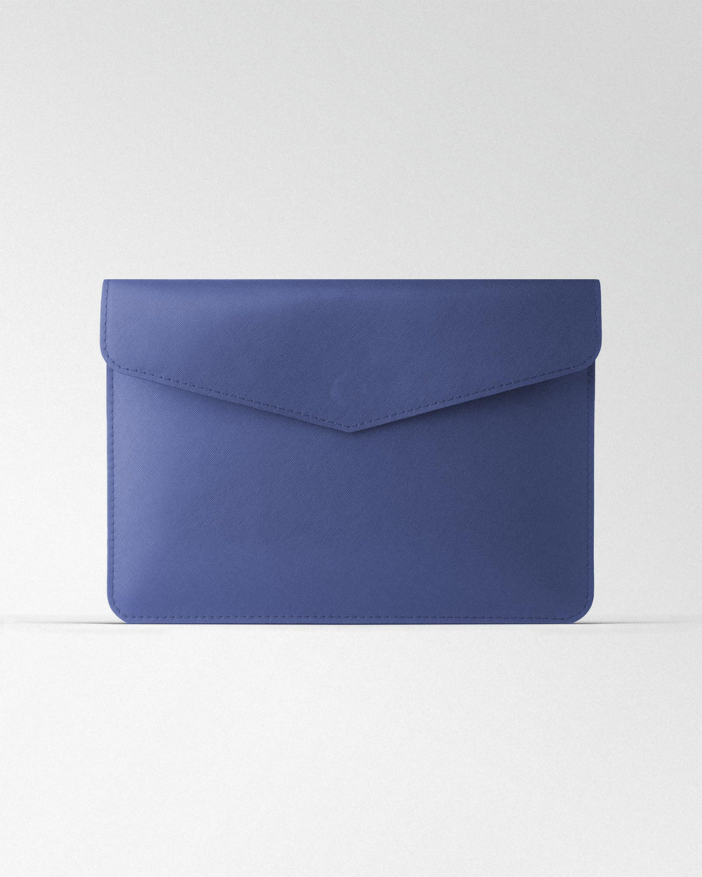Чохол Magnetic Envelope із синьої сафіано для MacBook