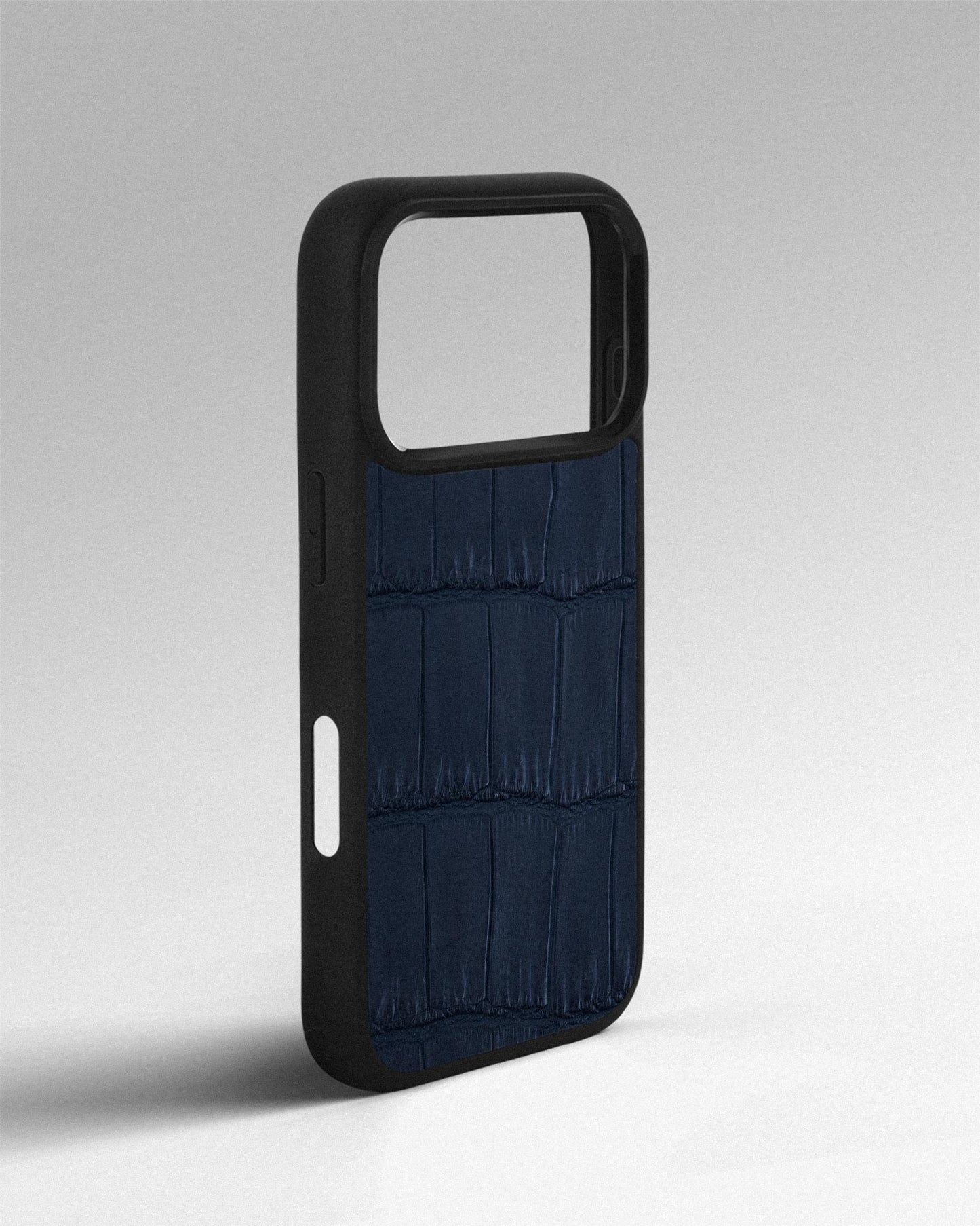 Чохол із темно-синьої шкіри крокодила для iPhone 17 Pro