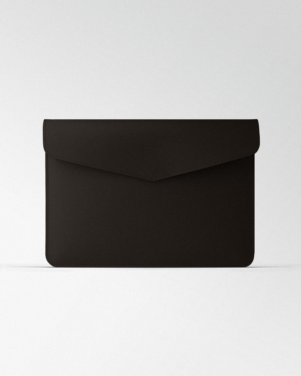 Чехол Magnetic Envelope из темно-коричневой телячьей кожи для MacBook
