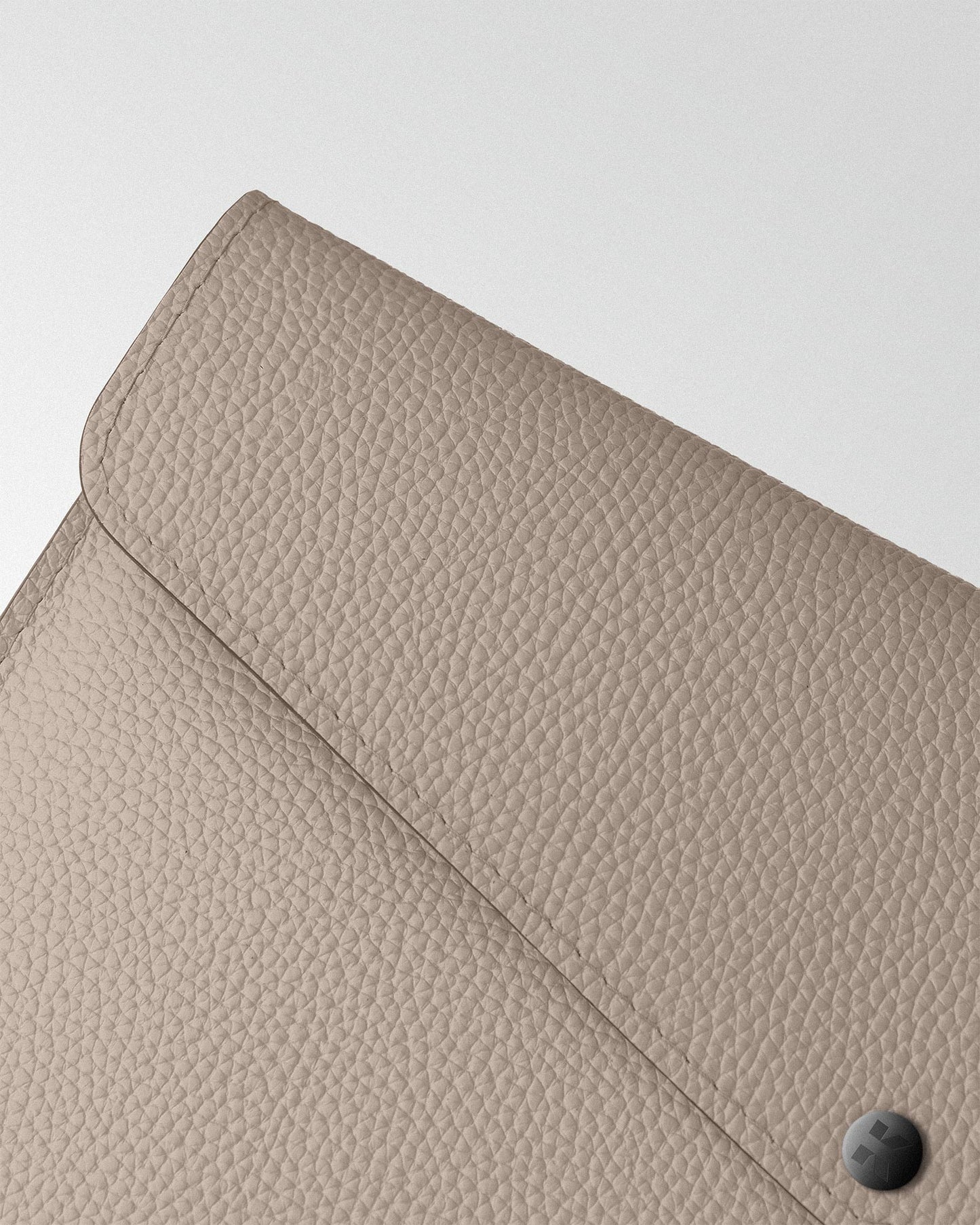 Чохол Envelope із бежевої шкіри для MacBook