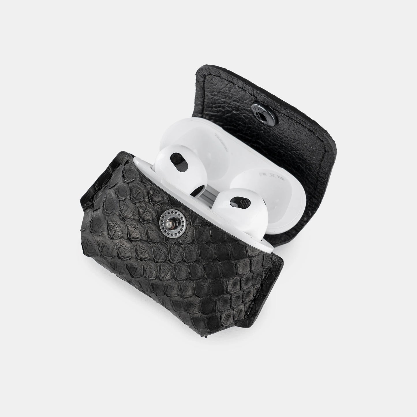 Чохол для AirPods 3 із чорної шкіри пітона з дрібними лусочками