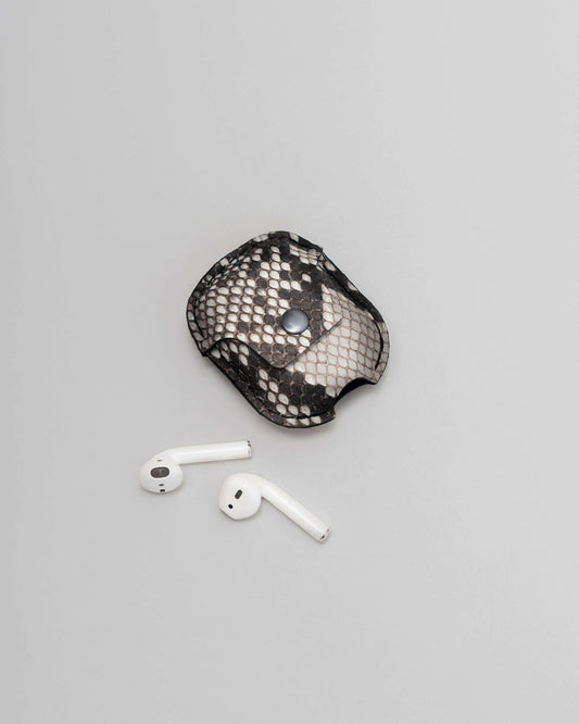 Чохол для AirPods із чорно-білої шкіри пітона з дрібними лусочками