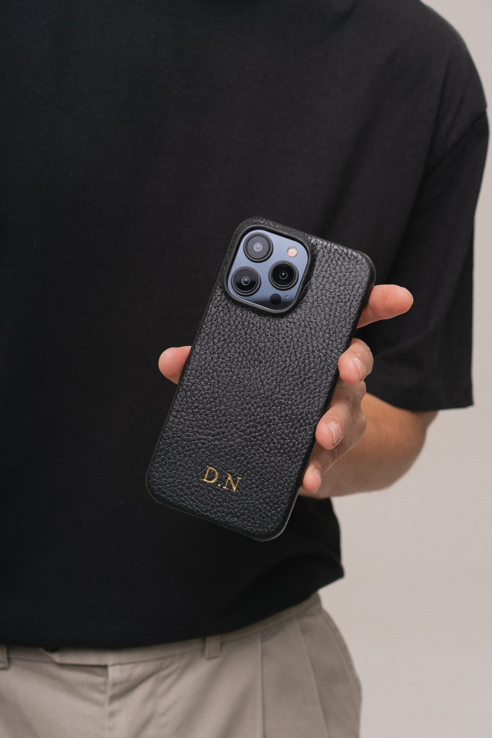 Чорний шкіряний обтягнутий чохол для iPhone 15 Pro Max
