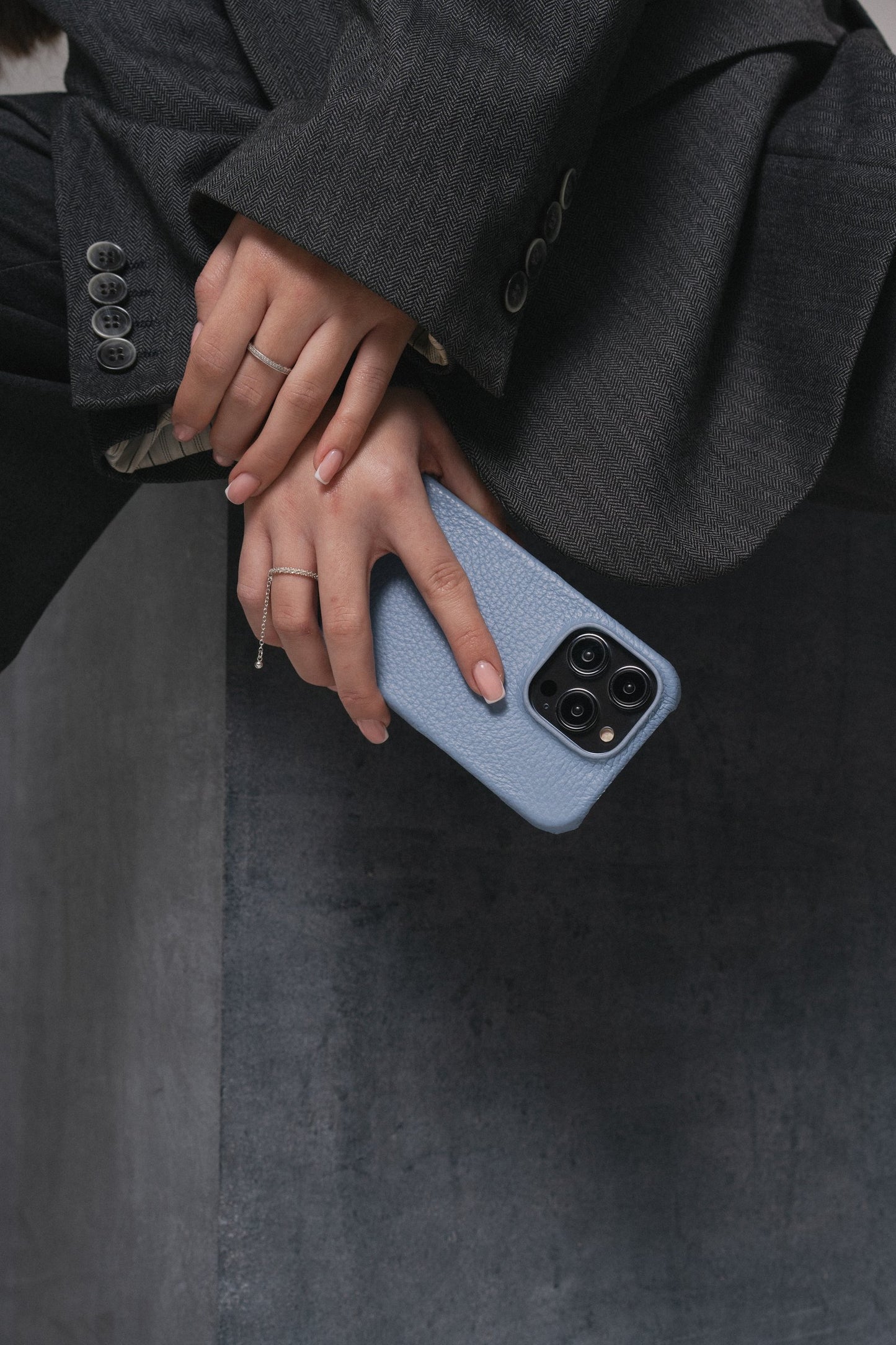 Блакитний шкіряний чохол для iPhone 14 Pro