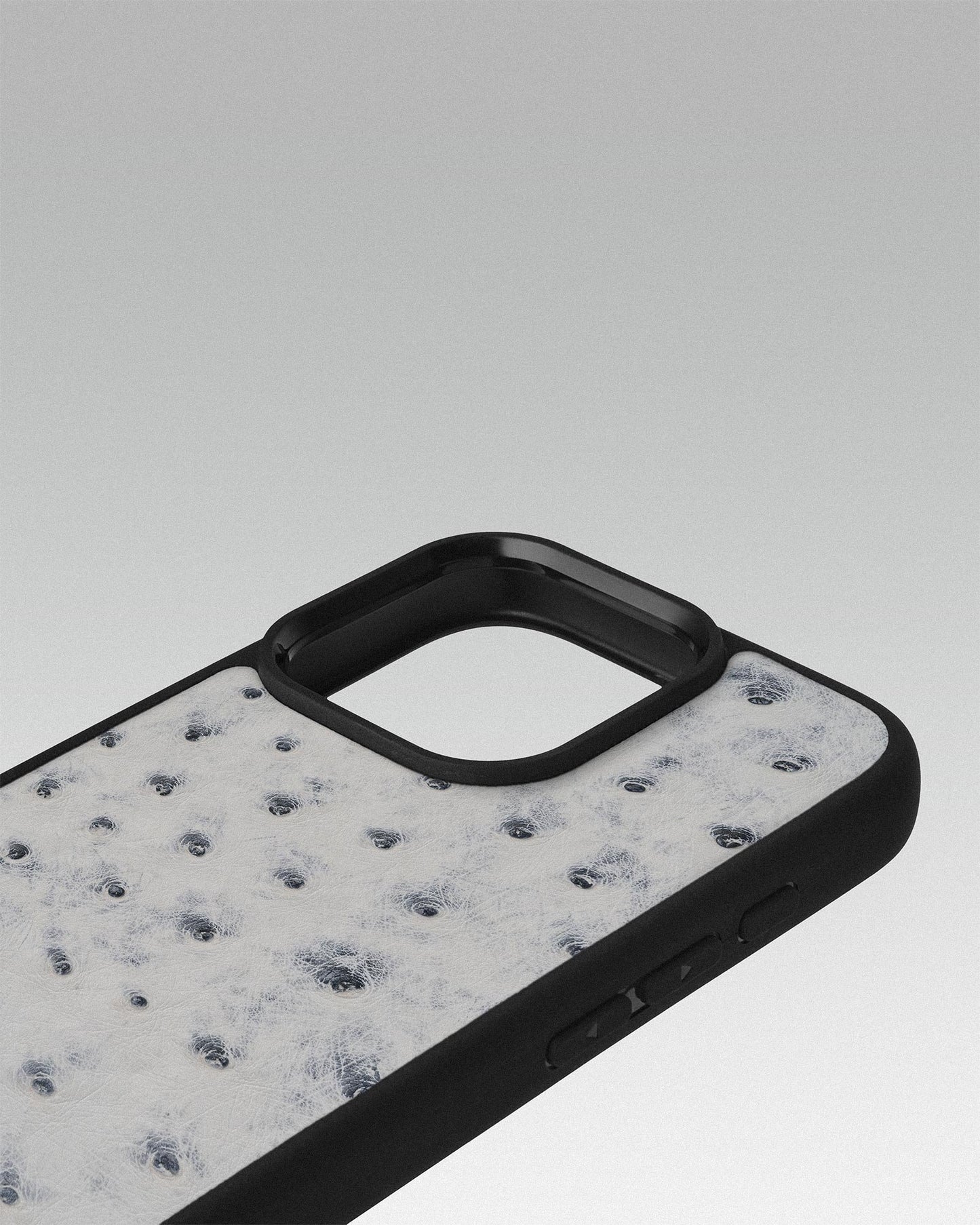 Чохол із чорно-білої шкіри страуса з фолікулами для iPhone 16 Pro Max