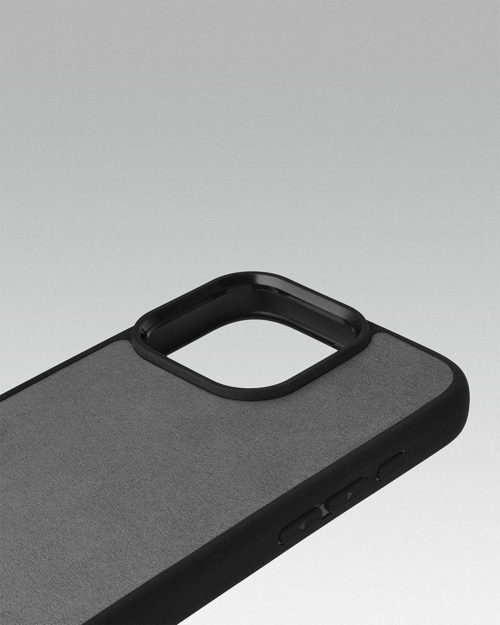 Чохол із світло-сірою вставкою з алькантари для iPhone 16 Pro Max