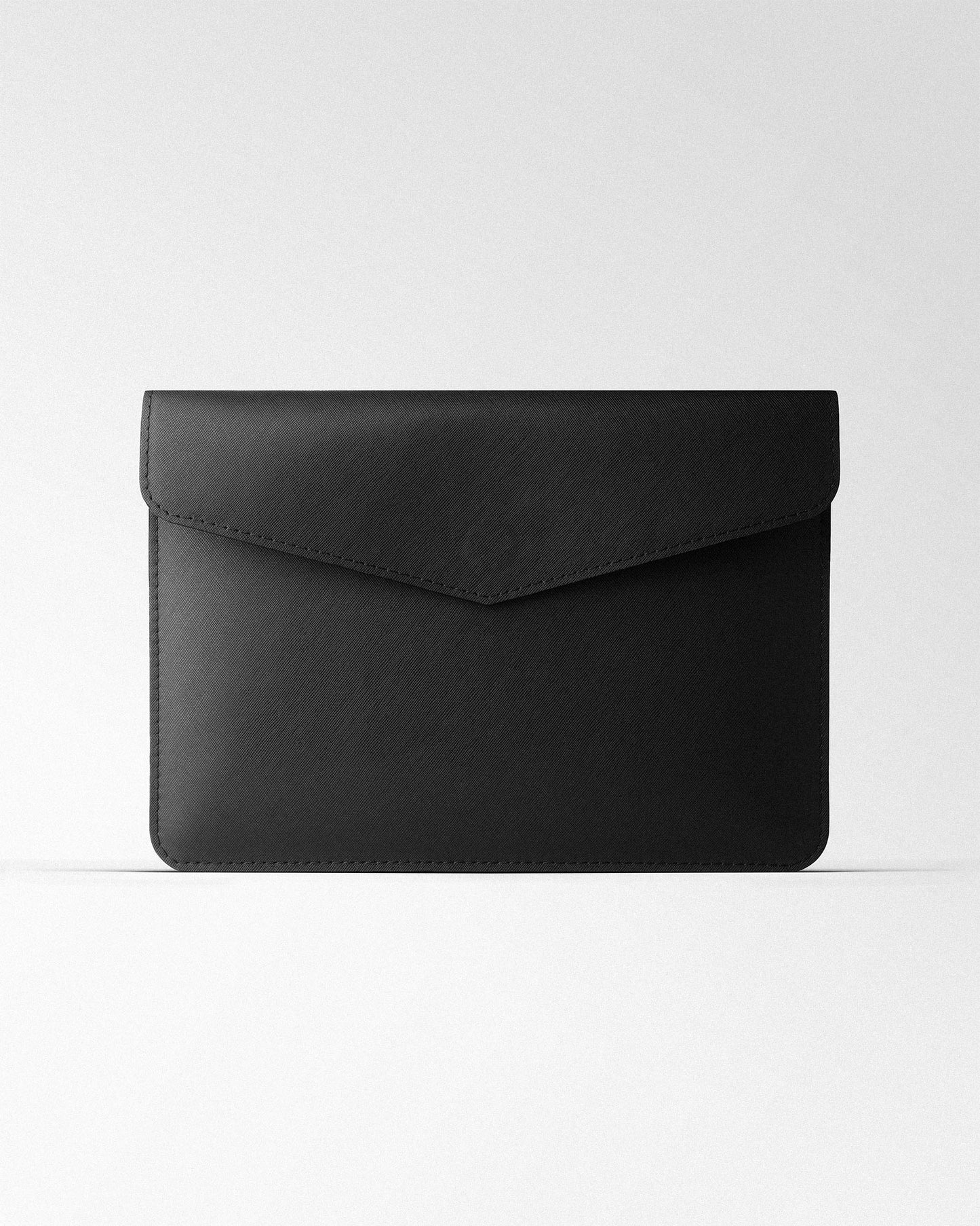 Чохол Magnetic Envelope  із чорної шкіри сафіано для MacBook