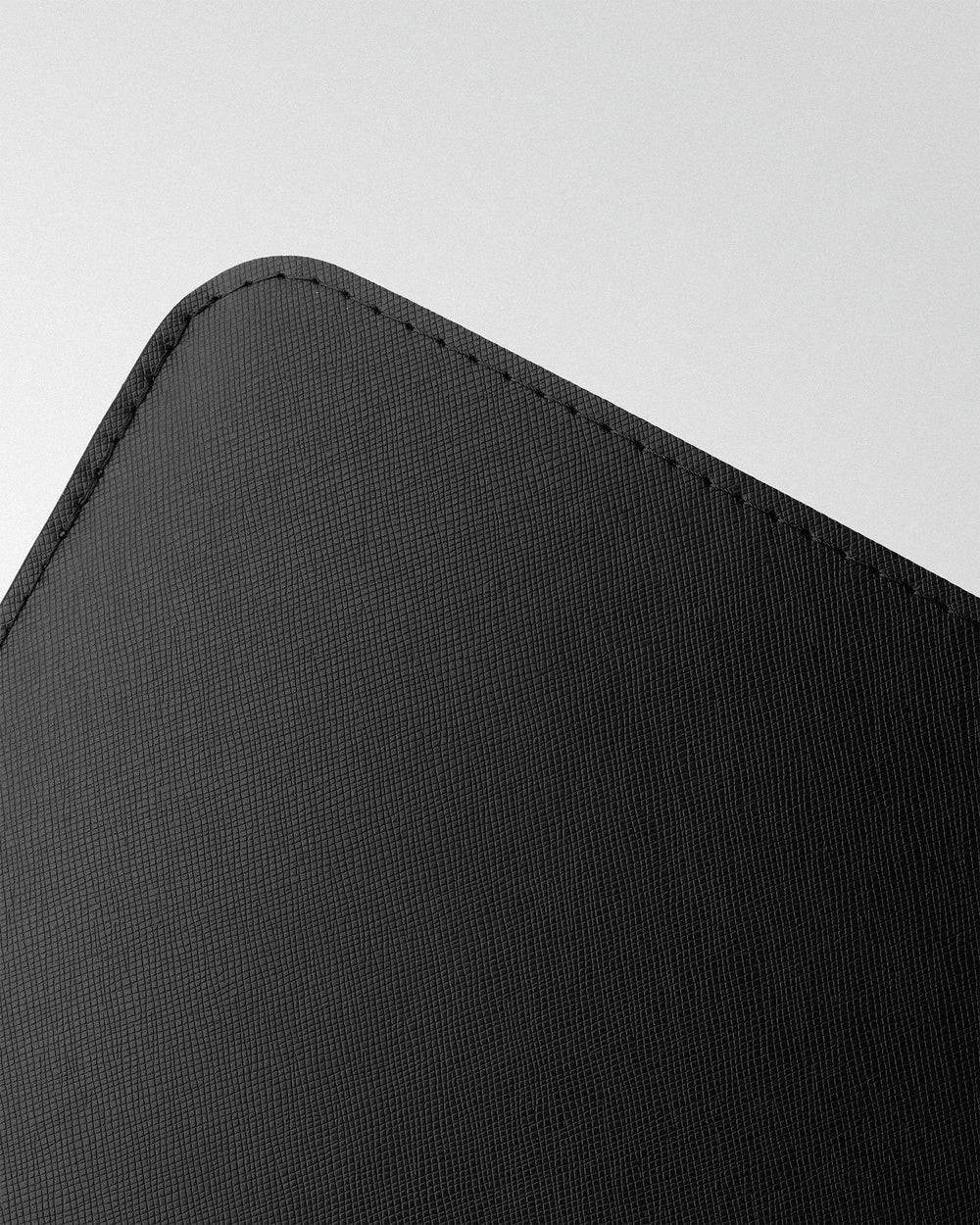 Чехол Minimalist из черной кожи сафьяно для MacBook