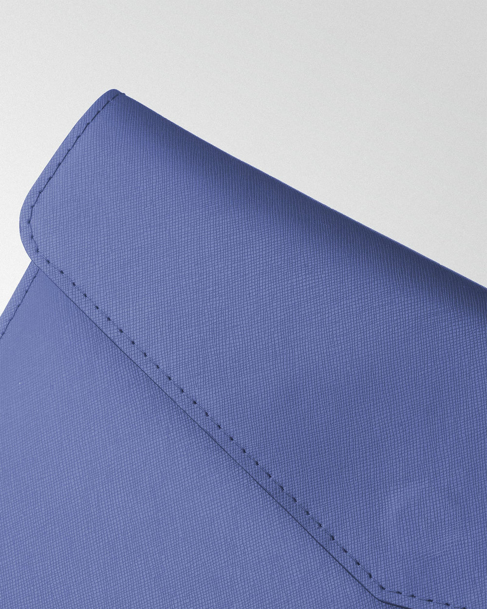 Чохол Magnetic Envelope  із синьої сафіано для MacBook