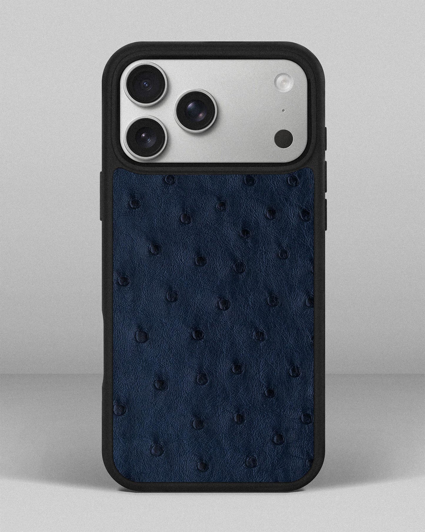 Чохол із темно-синьої шкіри страуса з фолікулами для iPhone 17 Pro Max