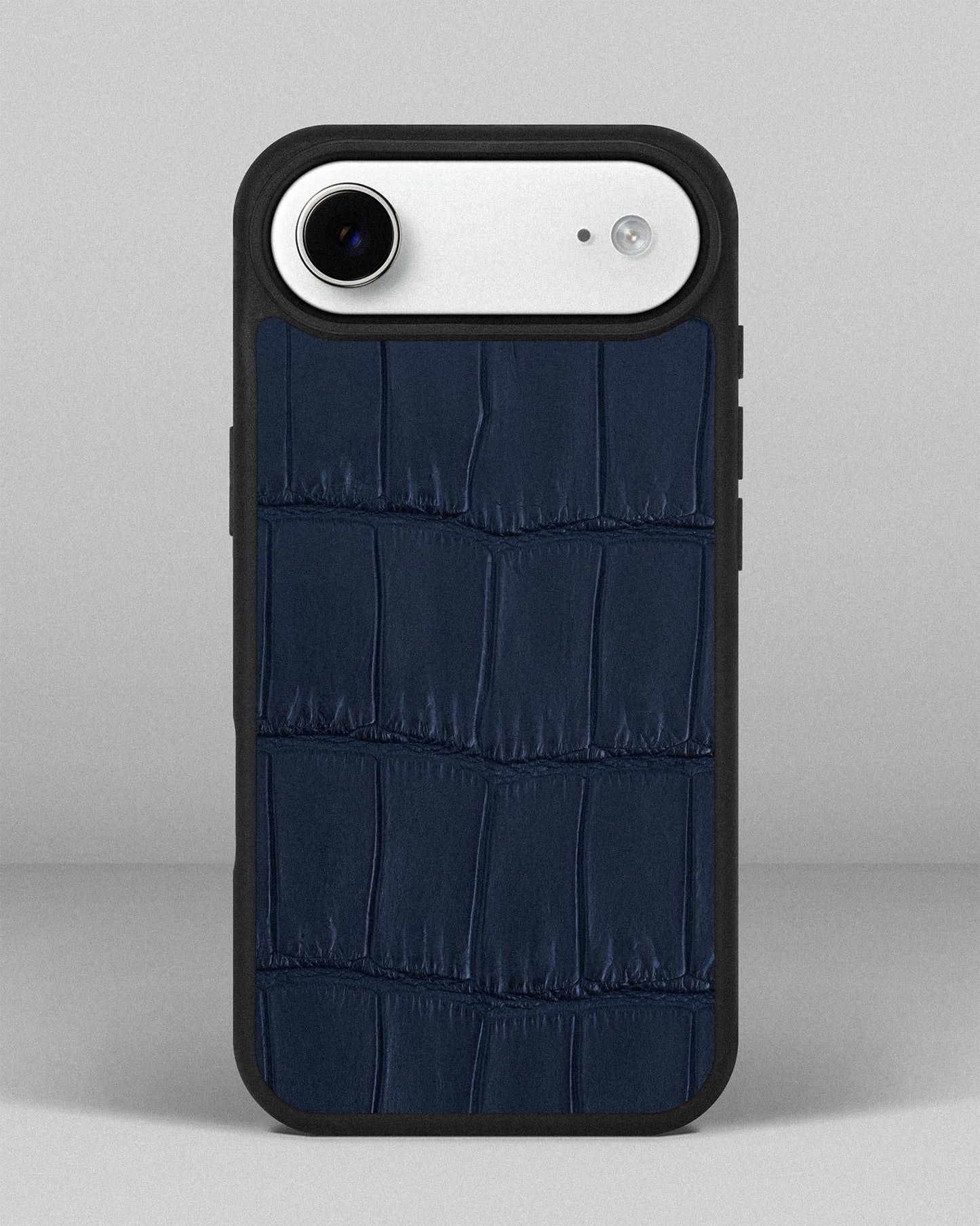 Чохол із темно-синьої шкіри крокодила для iPhone 17 Air