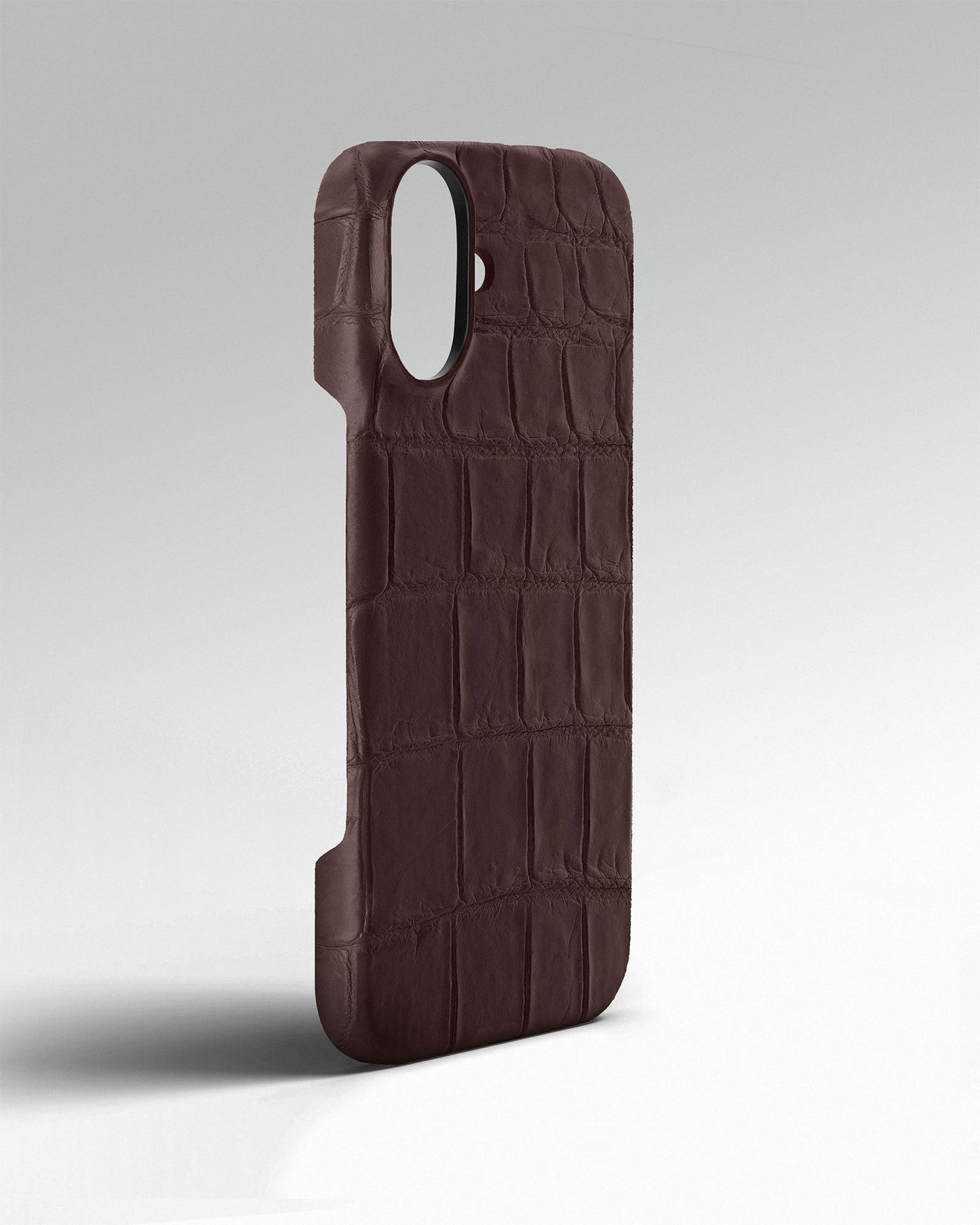 Темно-коричневий чохол обтягнутий шкірою крокодила для iPhone 16