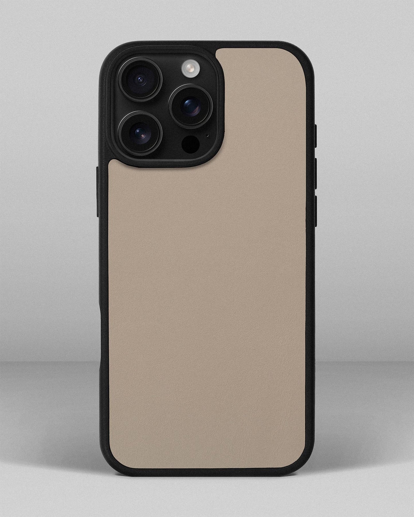 Чохол із бежевої телячої шкіри для iPhone 16 Pro Max