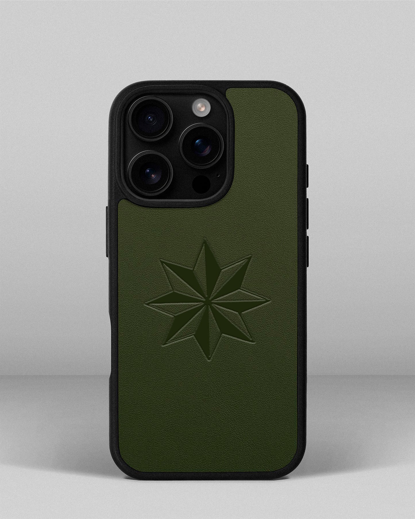 Чохол для iPhone 13 Pro в зеленому кольорі з тисненням Роза вітрів