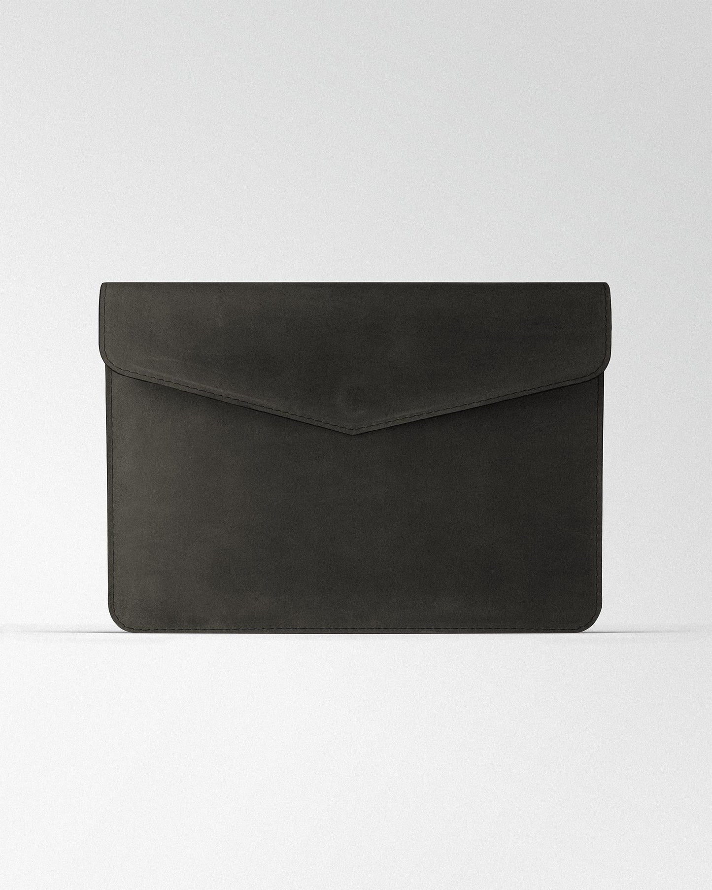 Чохол Magnetic Envelope  із темно-коричневого крейзі хорс для MacBook