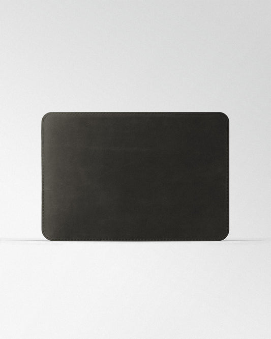Чохол Minimalist із темно-коричневого крейзі хорс для MacBook