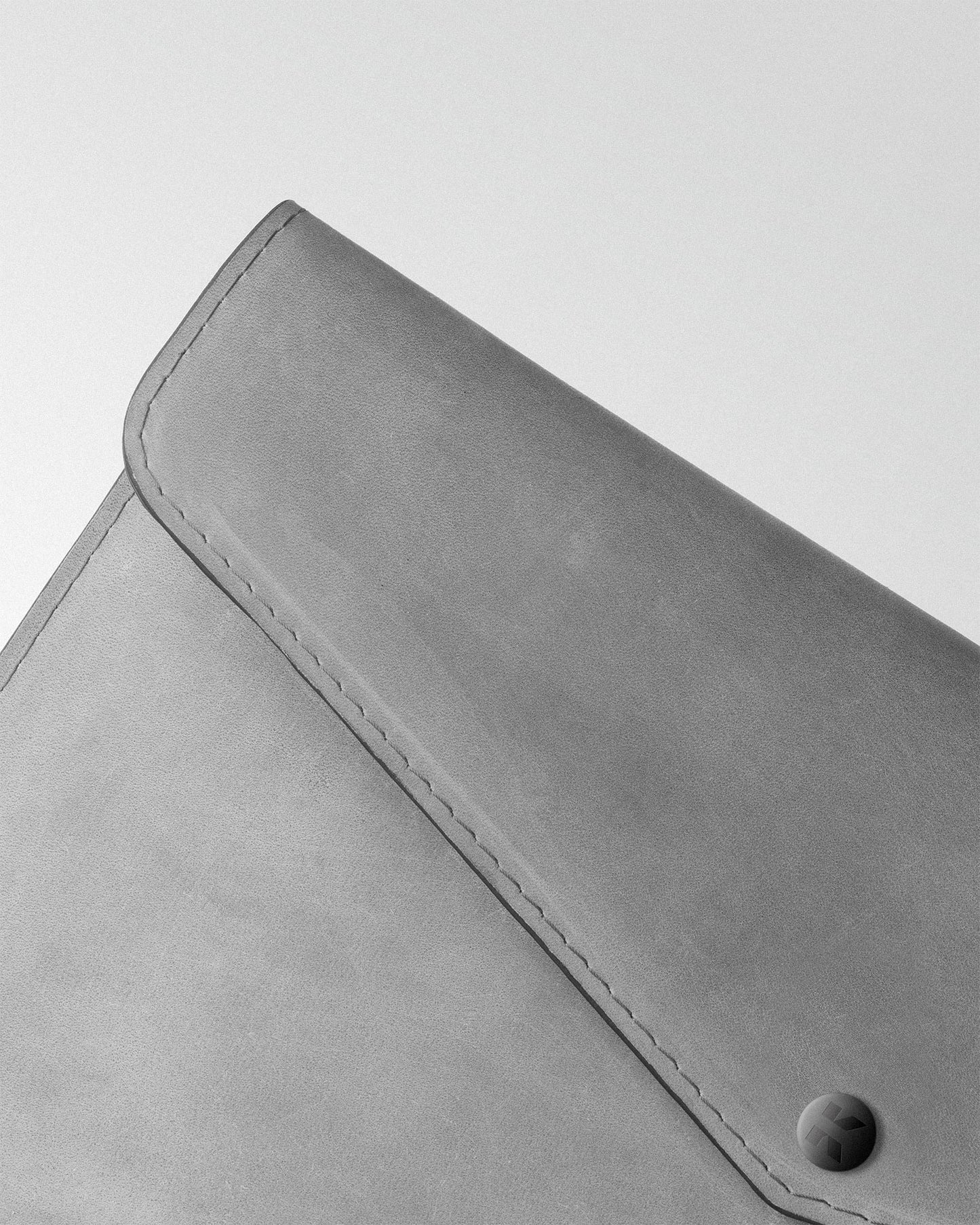 Чохол Envelope із сірого крейзі хорс для MacBook