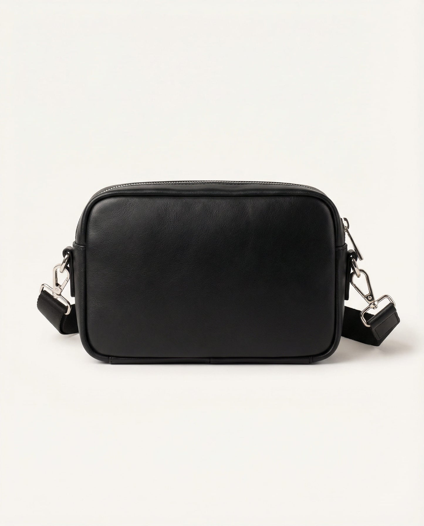 Сумка Reborn з чорної гладкої шкіри