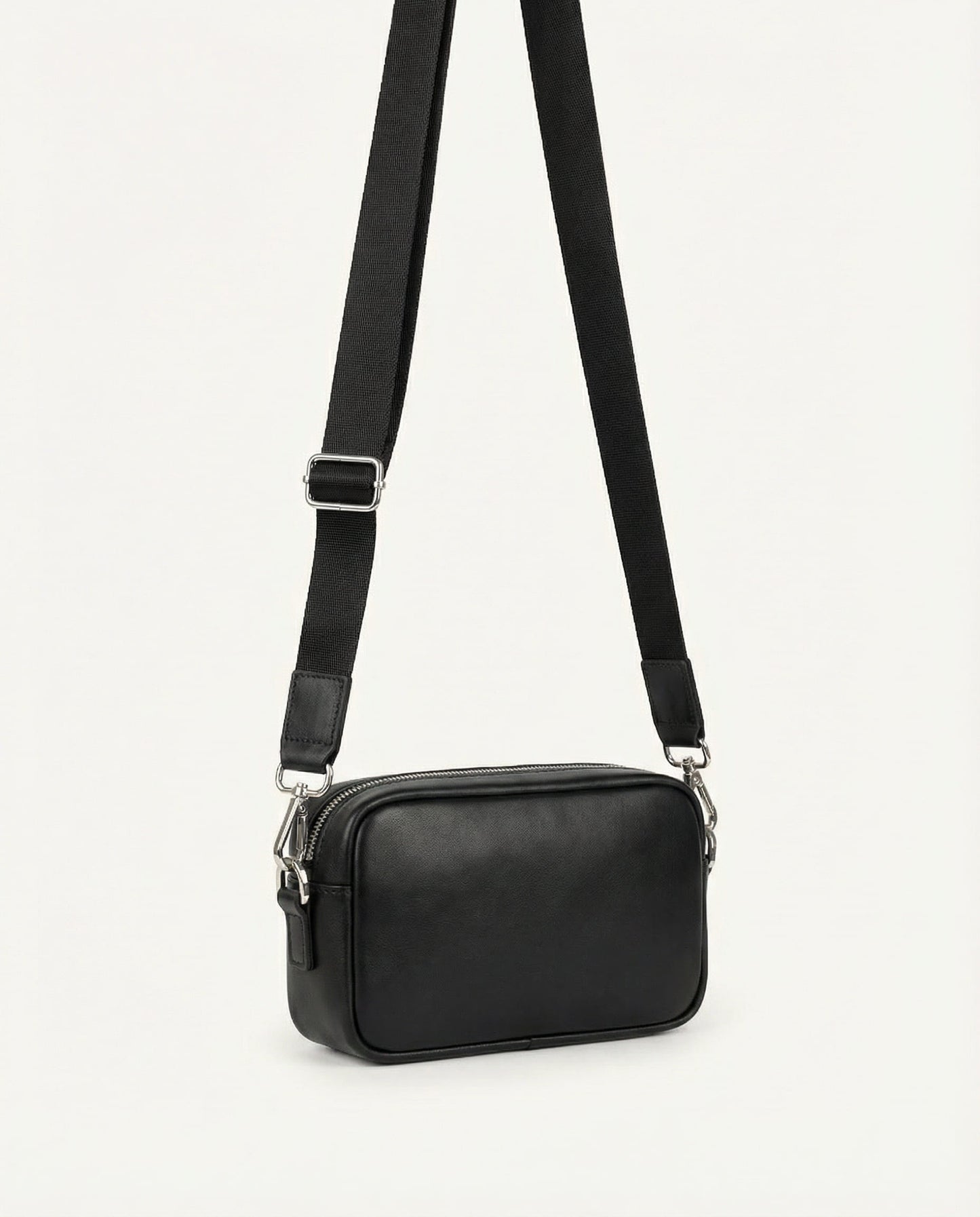 Сумка Reborn з чорної гладкої шкіри