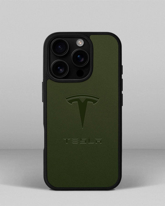 Чохол для iPhone 16 Pro із шкіри купон в зеленому кольорі з логотипом Tesla