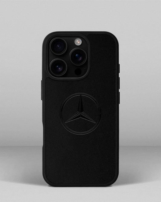 Чохол для iPhone 16 Pro із шкіри купон в чорному кольорі з логотипом Mercedes