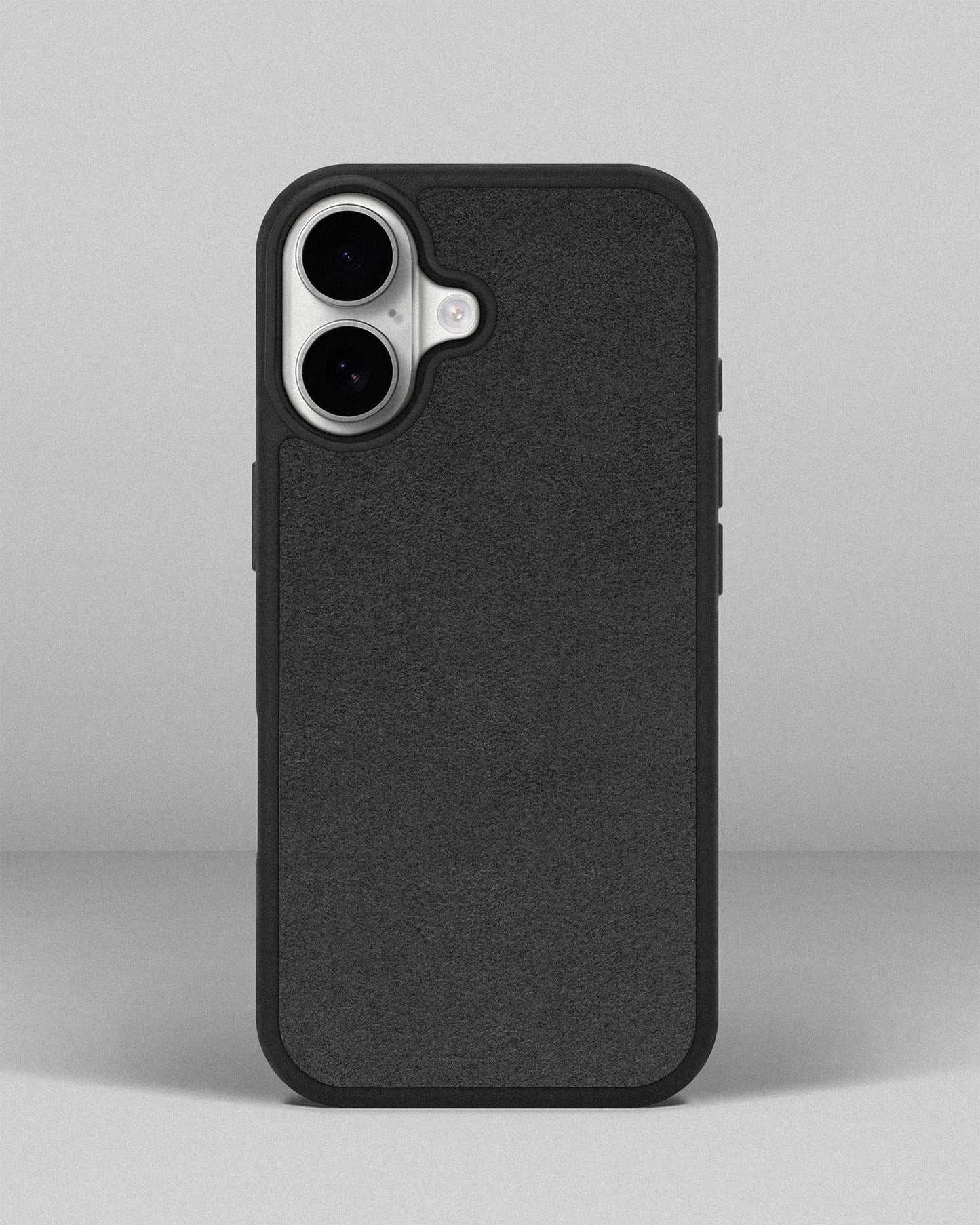 Чохол із сірою вставкою з алькантари для iPhone 17