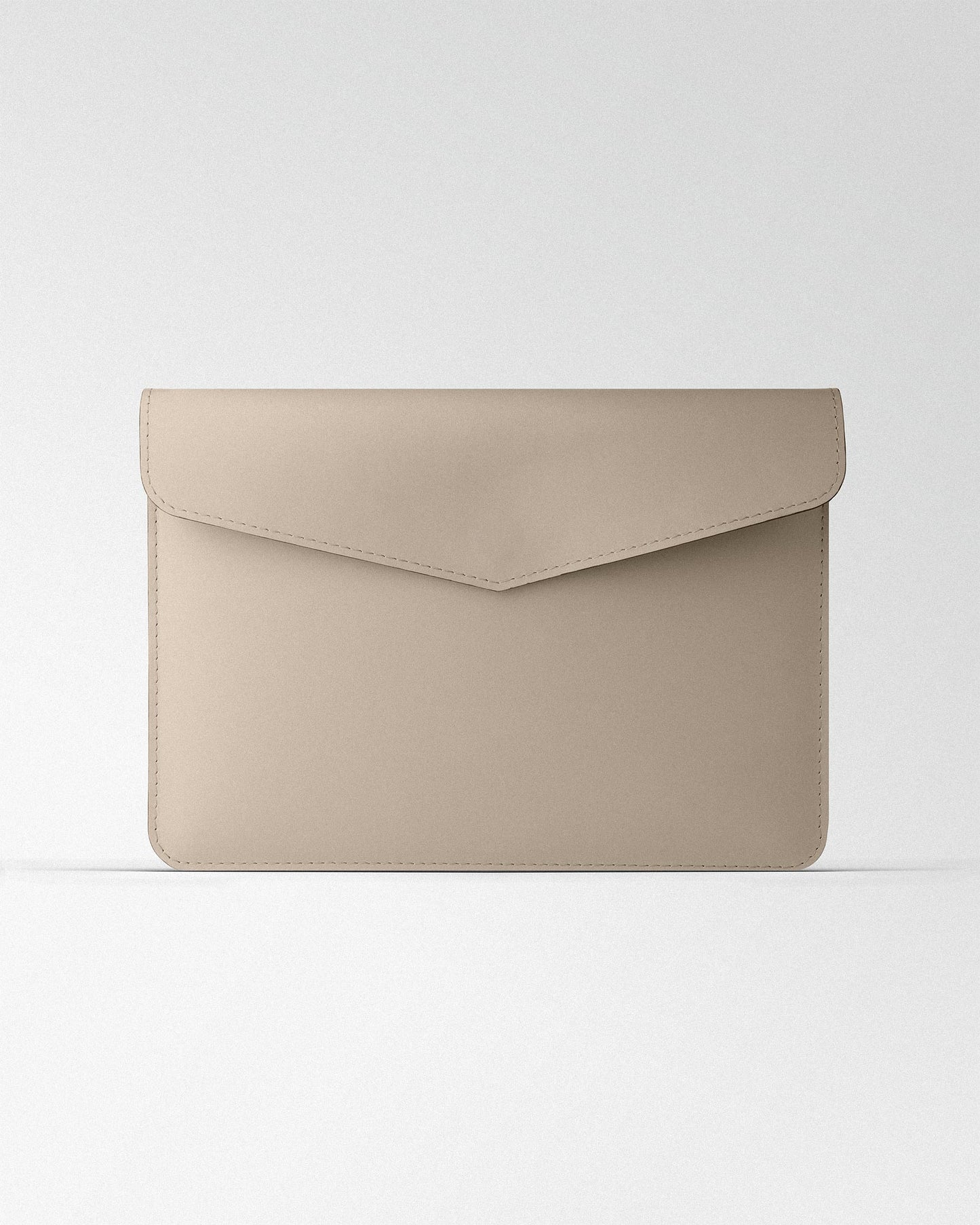 Чохол Magnetic із бежевого кольору телячої шкіри для MacBook
